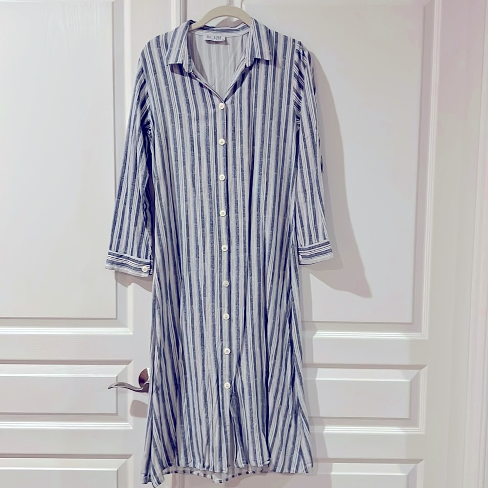 NWOT Dark Blue Stripe Midi 3/4 Sleeves Shirt Dress